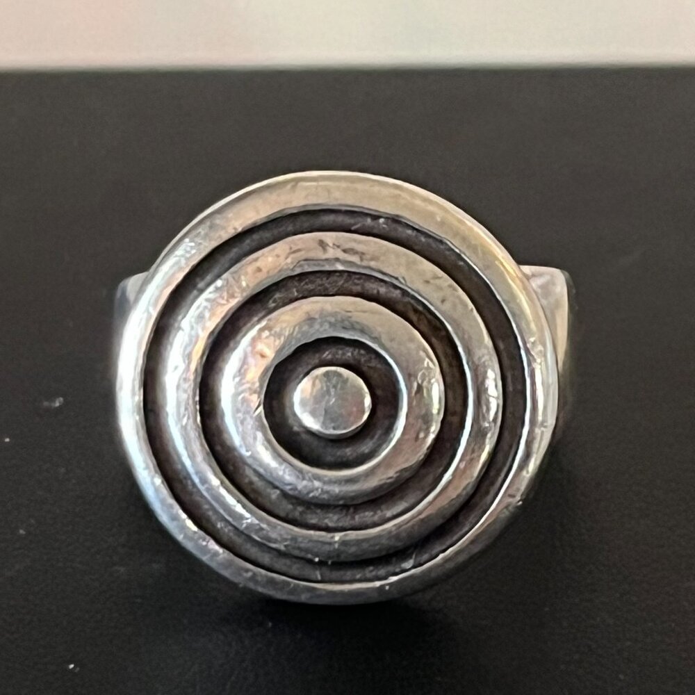 Vintage Lisa Jenks Heavy Silver Ring - Sz 7